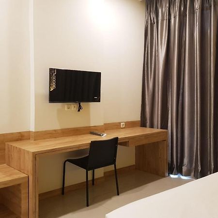 Oyo 90015 Platinum Guest House Medan Dış mekan fotoğraf