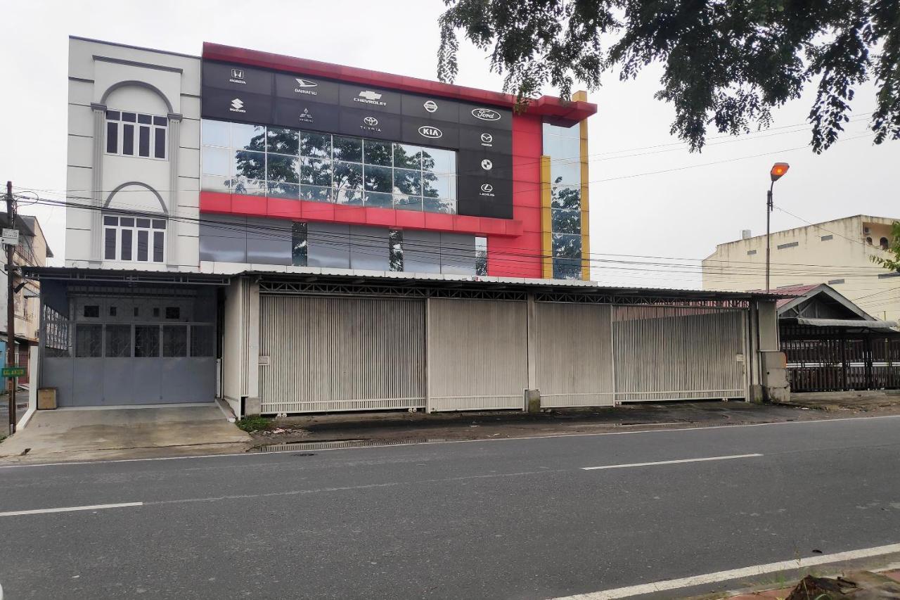 Oyo 90015 Platinum Guest House Medan Dış mekan fotoğraf