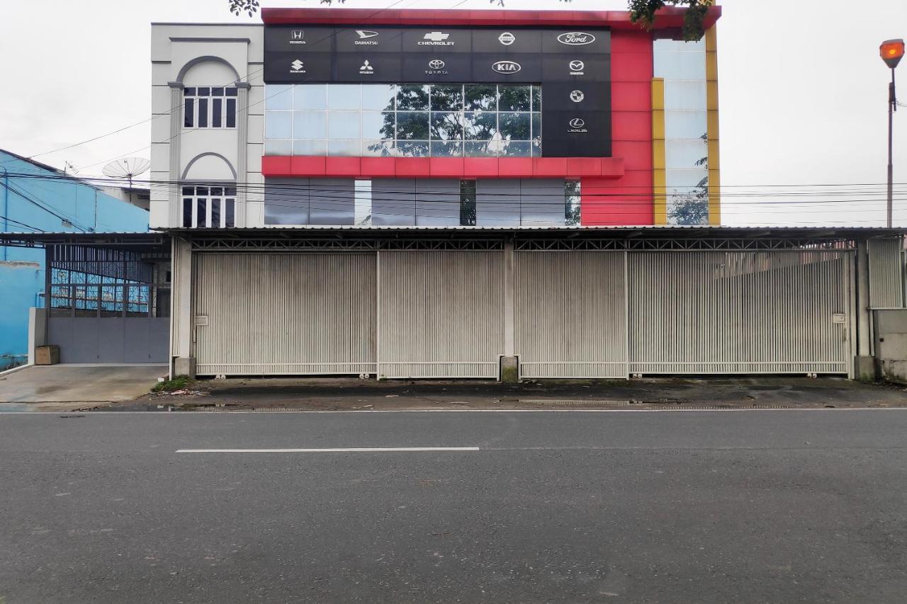 Oyo 90015 Platinum Guest House Medan Dış mekan fotoğraf